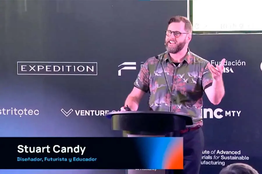 Stuart Candy es diseñador y futurólogo.