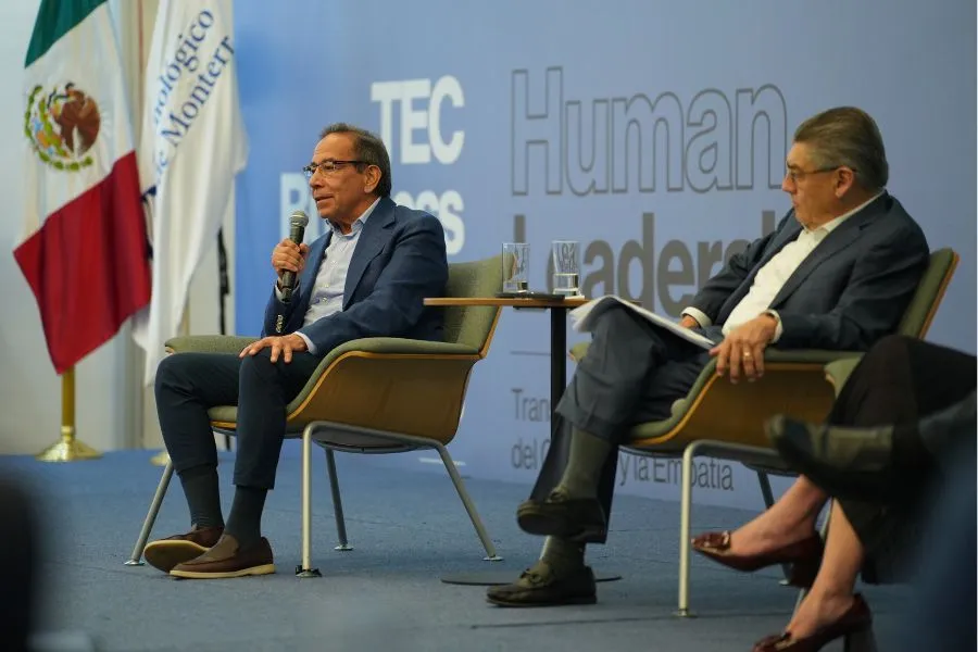 Carlos Salazar en panel MTY