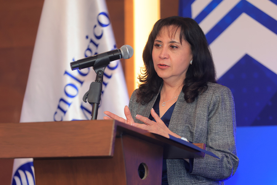 Ver&oacute;nica Pedrero, directora general del Tec campus Estado de M&eacute;xico.