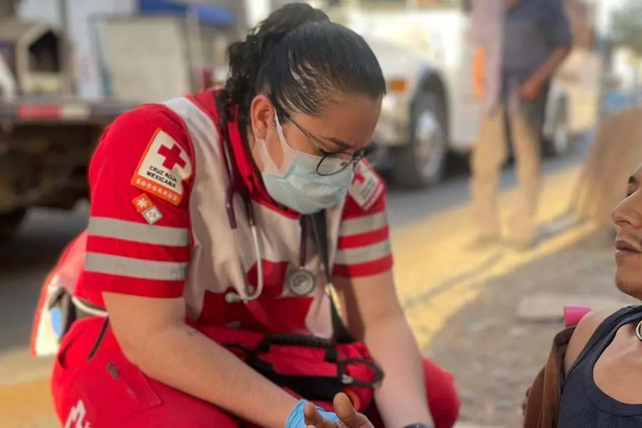 yujani durante rescate en cruz roja celebrando 20 a&ntilde;os