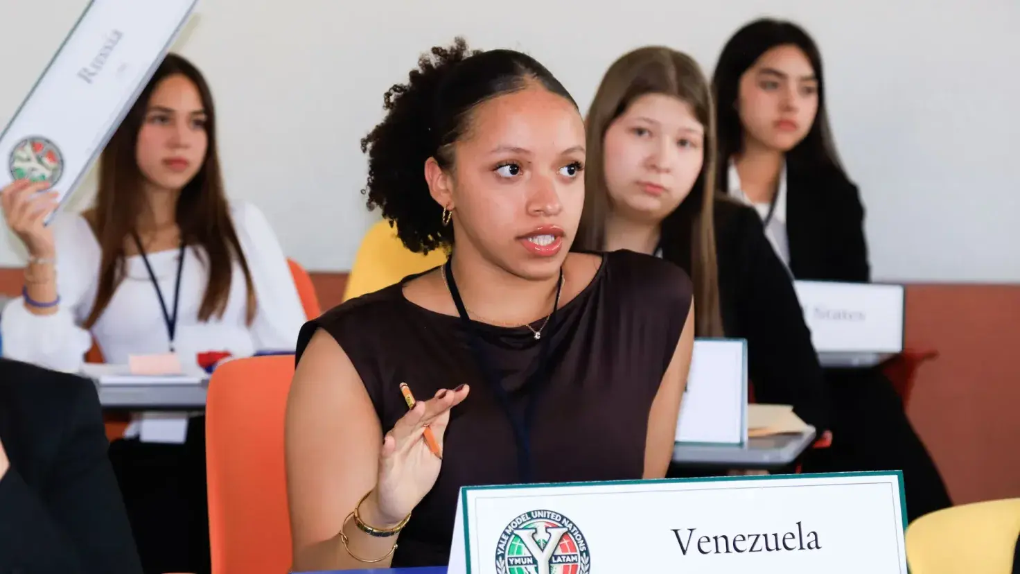 Estudiantes de 7 países debaten en Yale MUN Latin America en PrepaTec Santa Fe