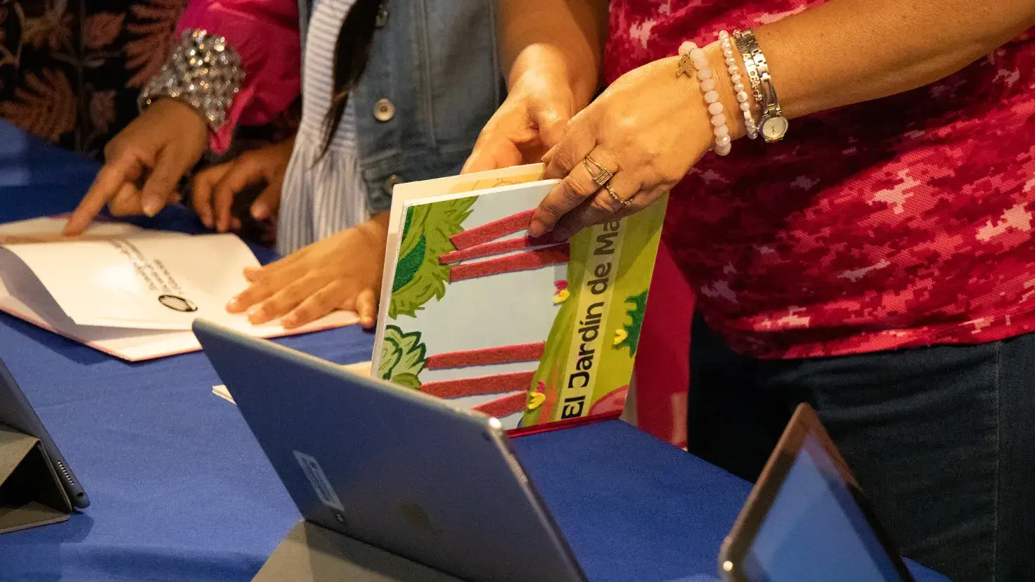 Alumnos Tec escribieron e ilustraron 7 cuentos para informar a niños sobre el cáncer de mama