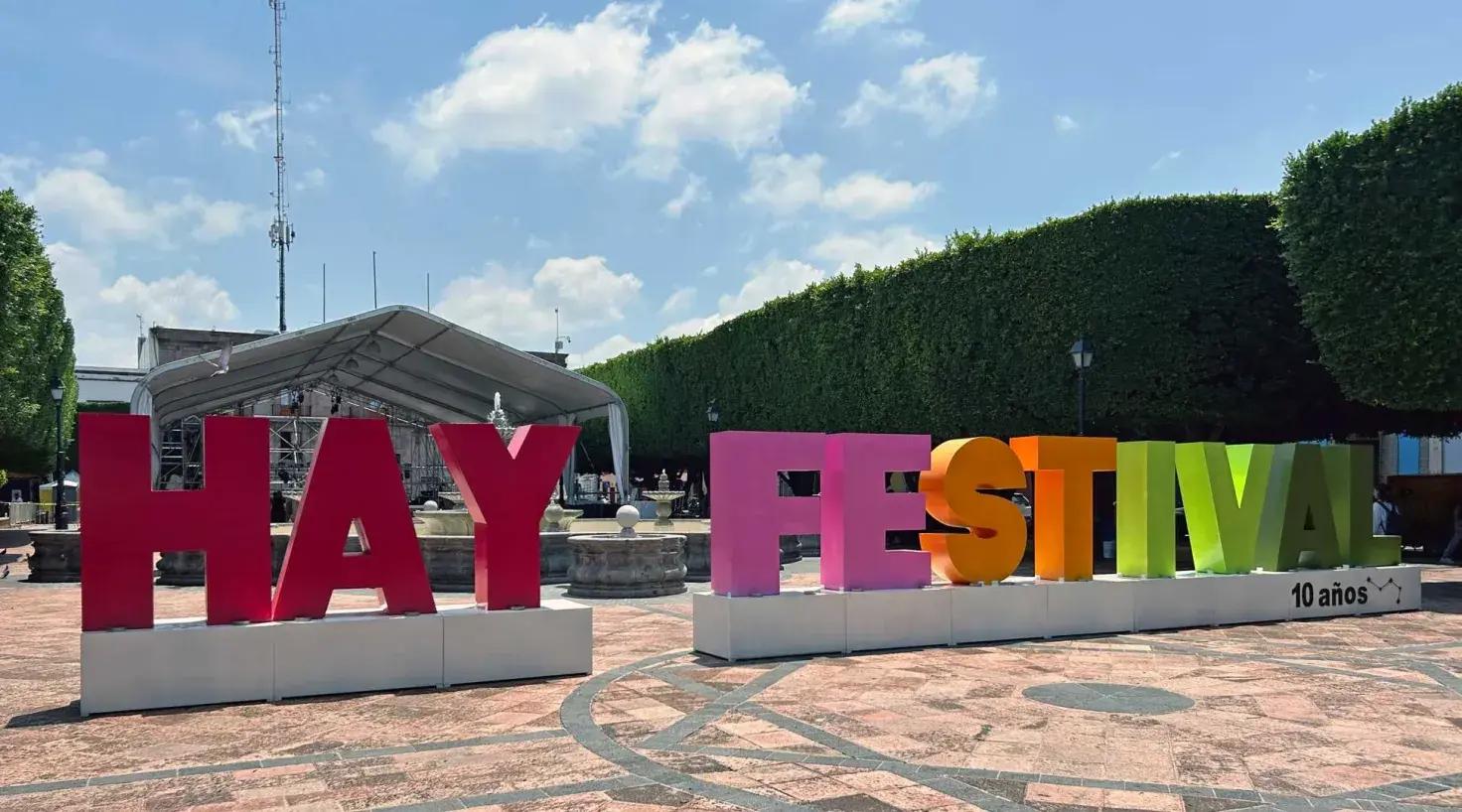el Tecnológico de Monterrey campus Querétaro moderó 3 charlas de cultura en el Hay Festival Querétaro 2025
