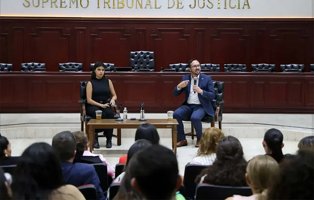 Capacitacion a funcionarios del Poder Judicial, por parte de la Clínica Nansen del Tec Guadalajara.