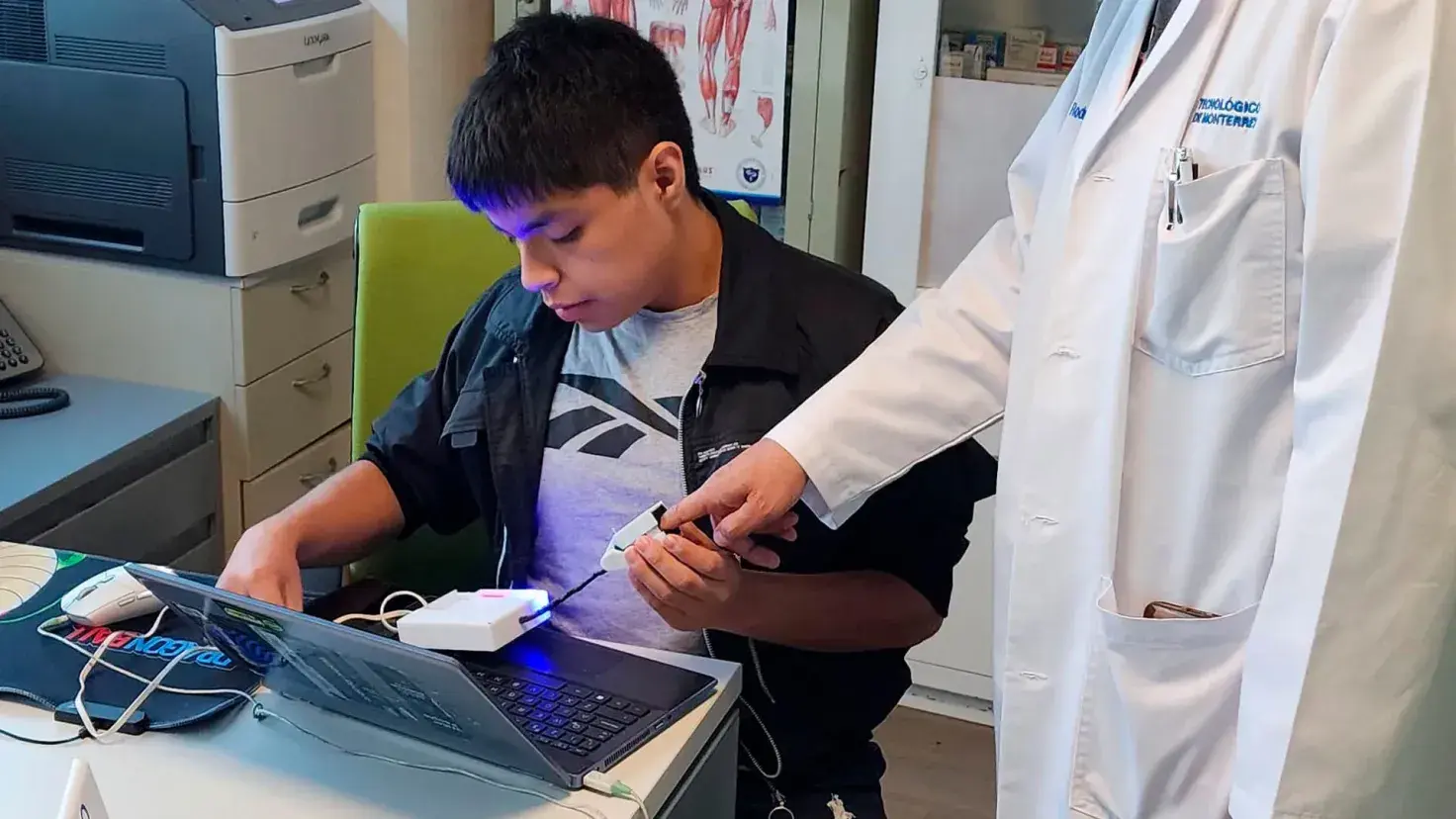 No-Needle: la innovación de mexicanos que mide glucosa sin dolor
