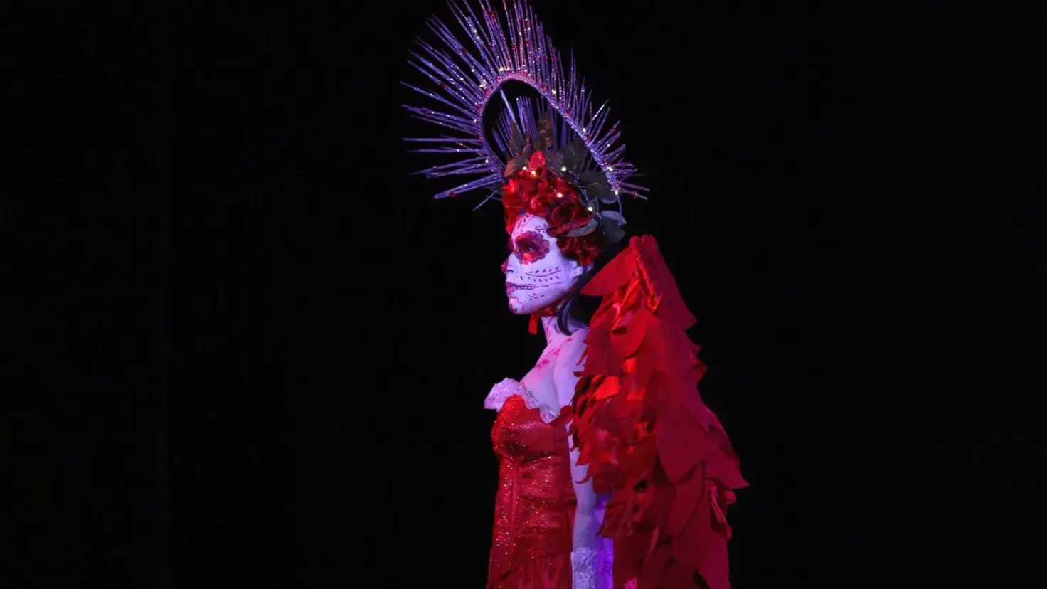 La PrepaTec Cuernavaca celebró la duodécima edición del Festival Omeyocán, inspirado en el Virreinato, con muestras gastronómicas, ofrendas, arte y música que unieron tradición, historia e innovación.