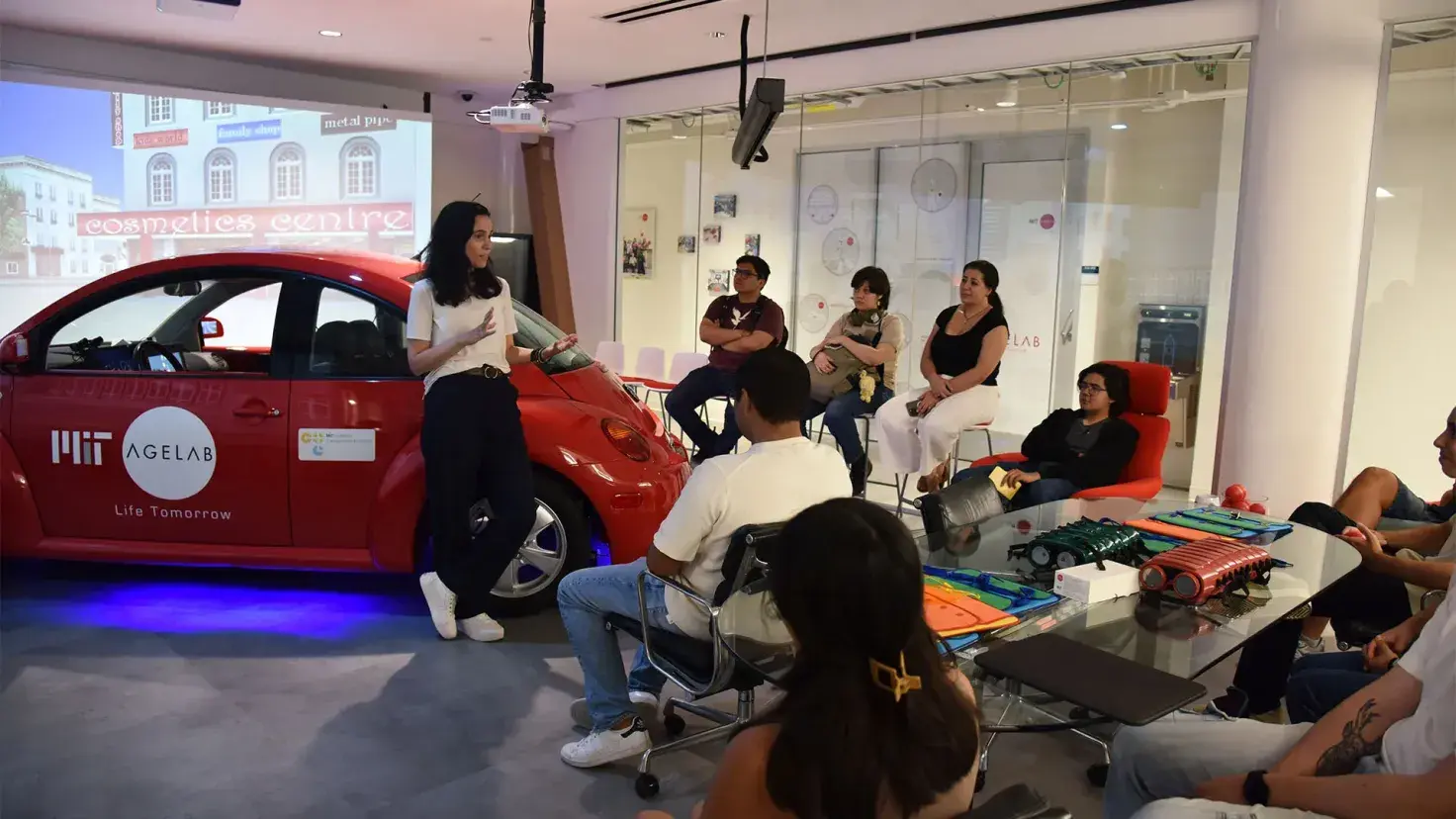 Mexicanos analizan claves para impulsar microempresas y ganan en MIT