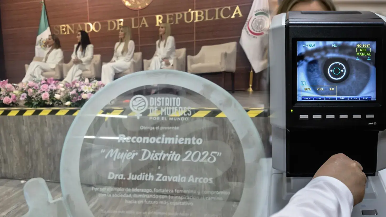 Judith Zavala, profesora Tec gana premio del Senado