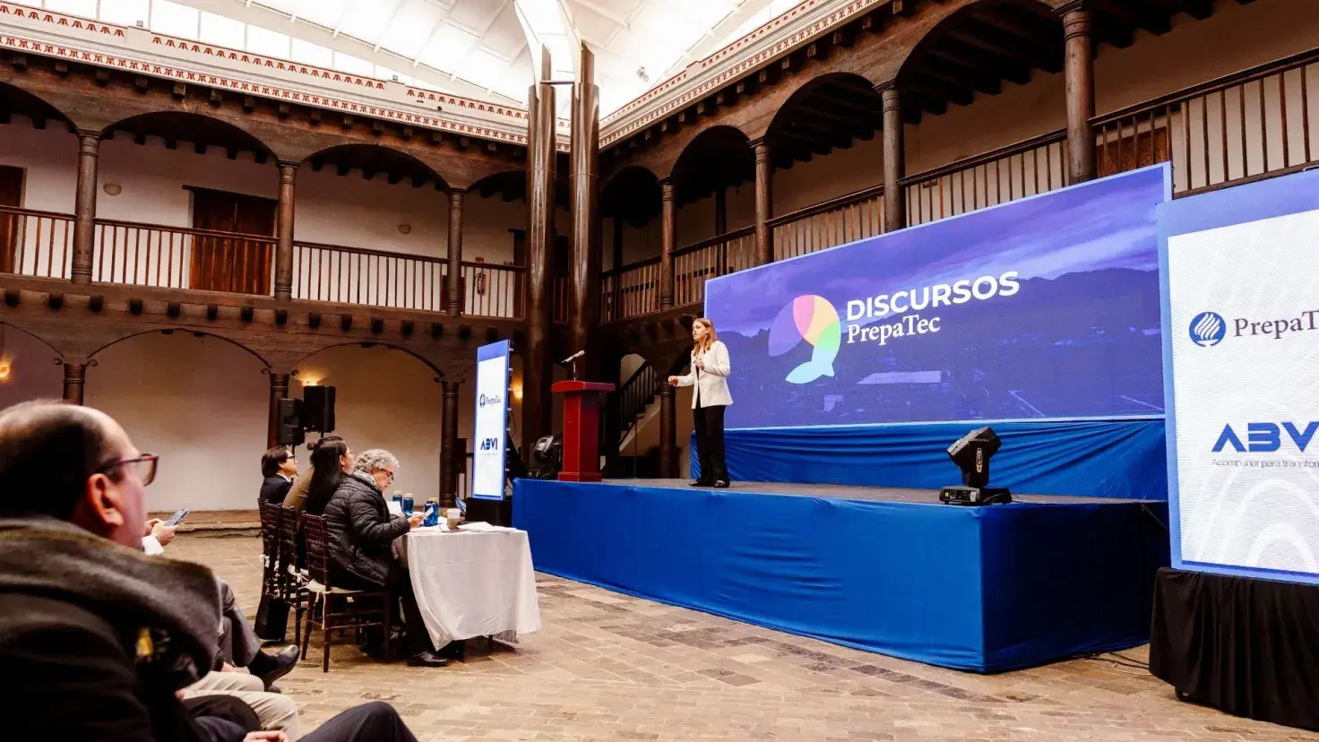 Presentación de discurso Isabella Medina