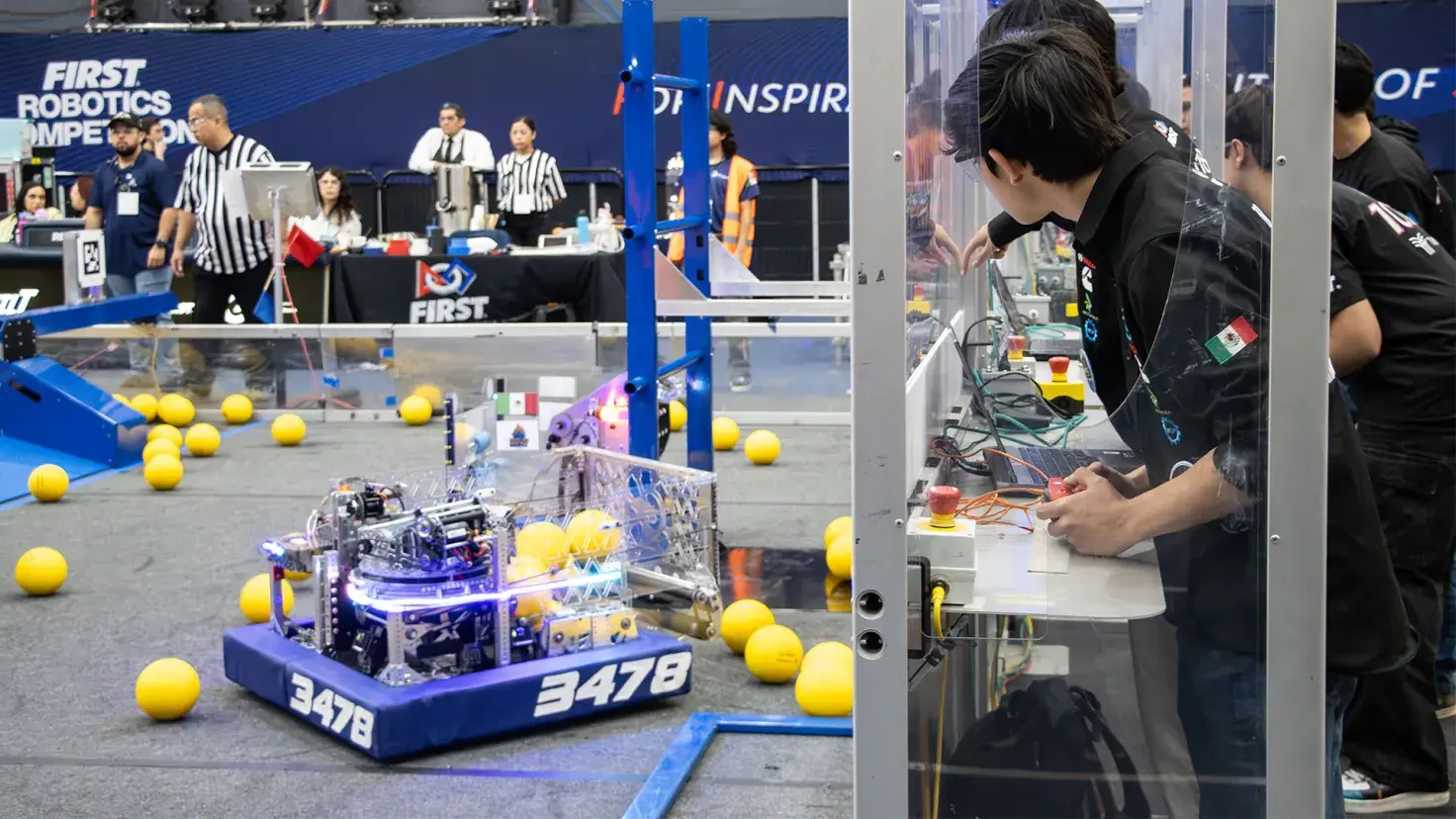 Lambot 3478 en la cancha de FIRST en Monterrey
