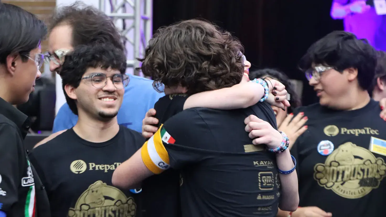 Alianza de equipos de PrepaTec gana regional de FIRST en Monterrey