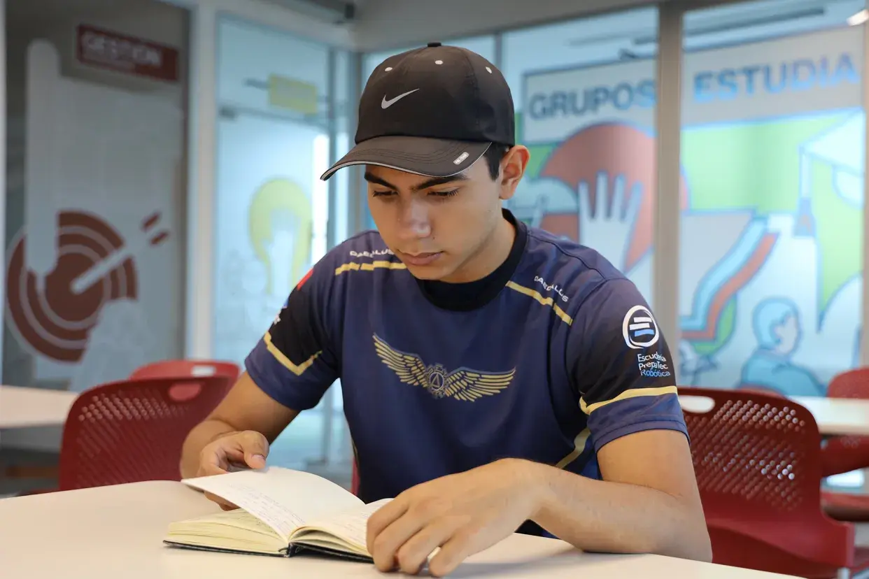 Alumno PrepaTec va al MIT.