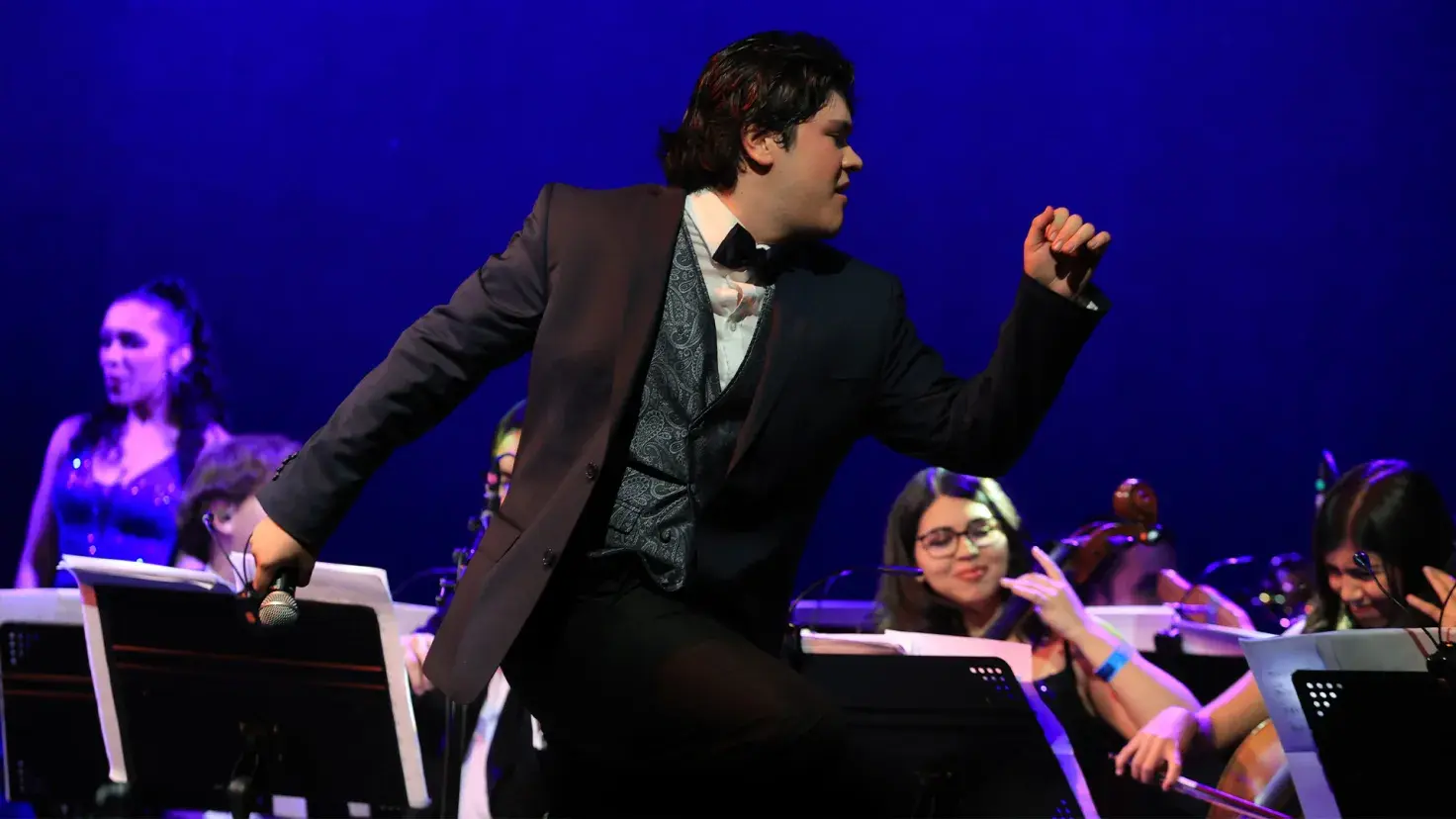 En una noche llena de música y memoria, el Tec celebró 50 años de presencia universitaria en la Ciudad de México en el Lunario del Auditorio Nacional.