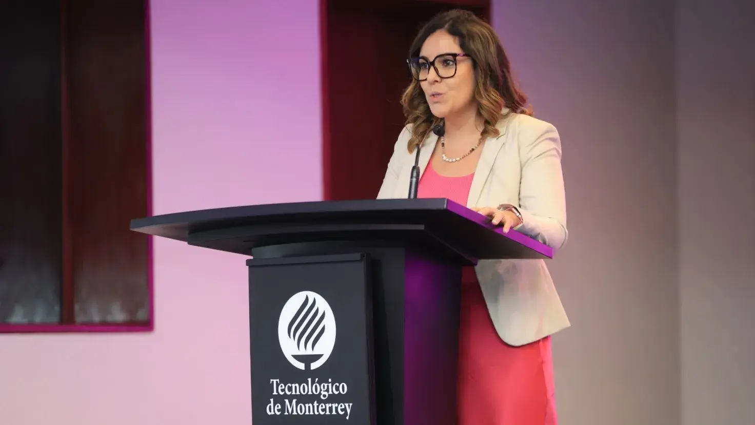Mujeres en los negocios y la economía