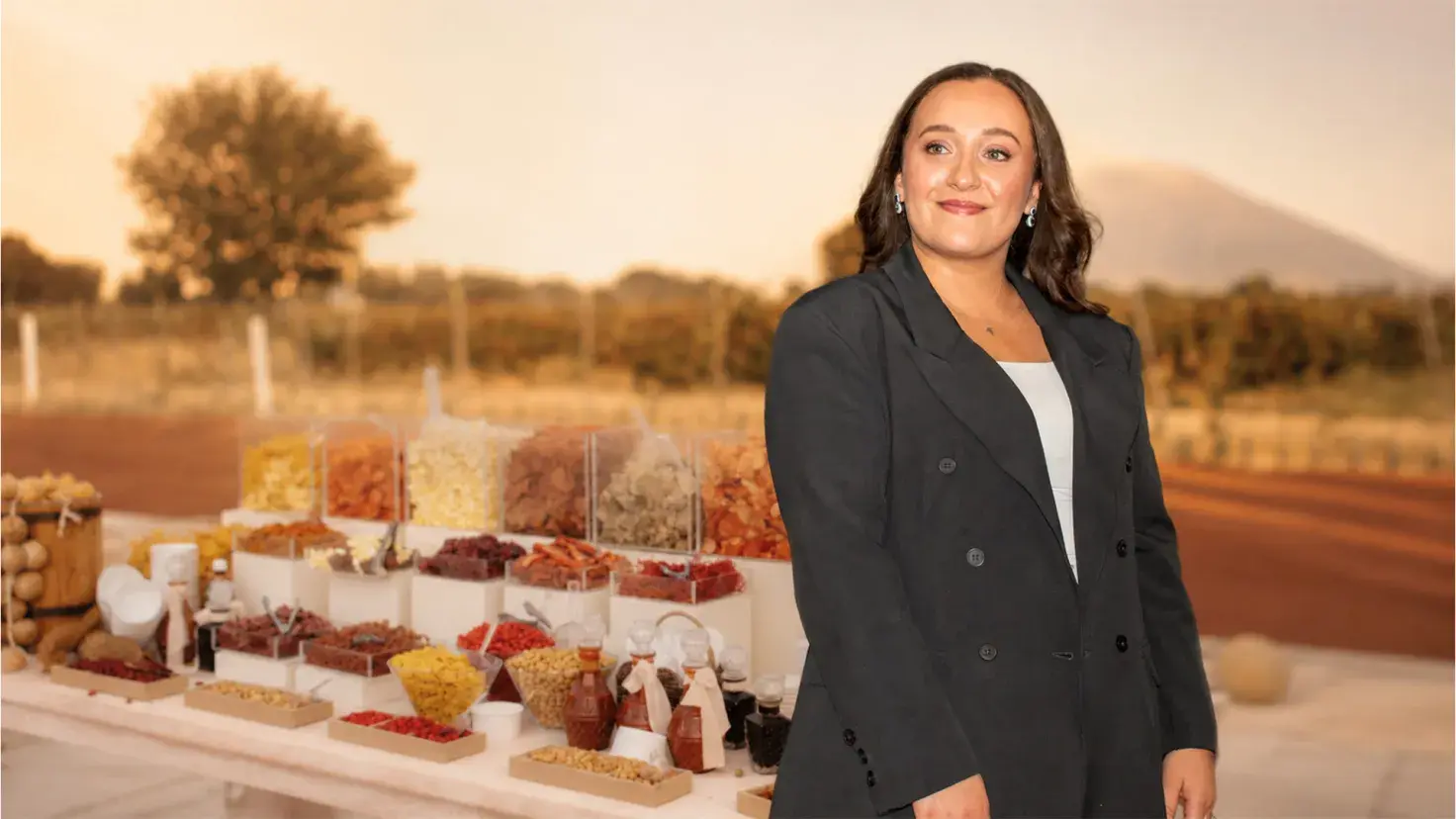 Olga Durón en su negocio familiar de eventos.