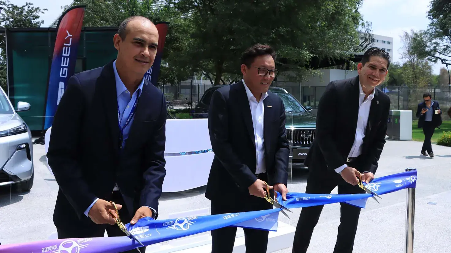 Tec y Geely se alían para desarrollar movilidad autónoma