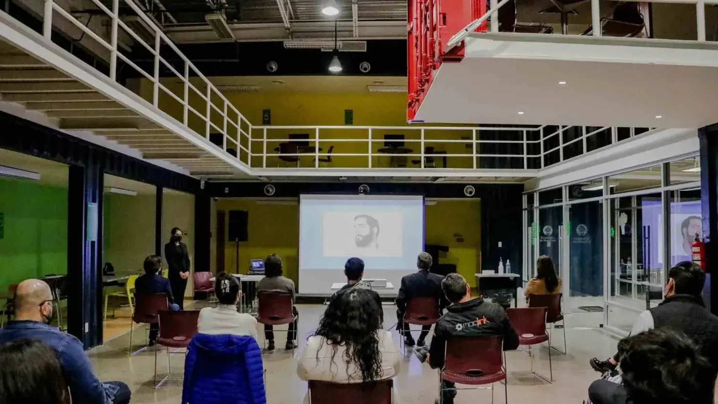 Estudiantes tomando la capacitación