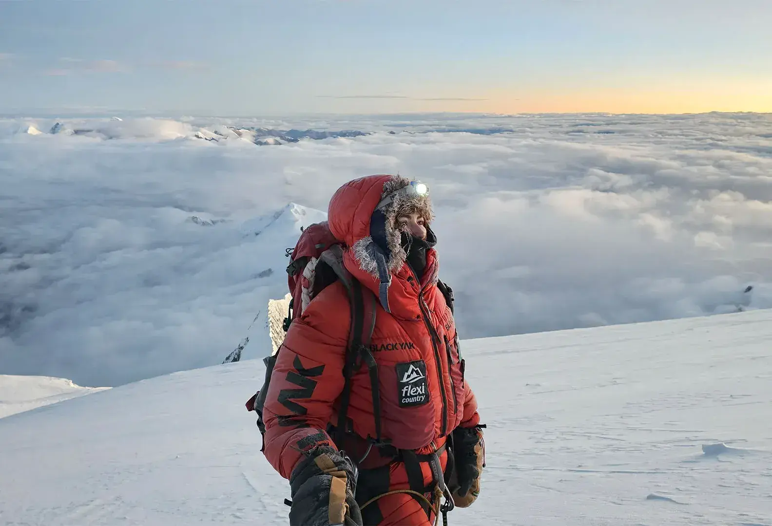 Viridiana practicando el alpinismo