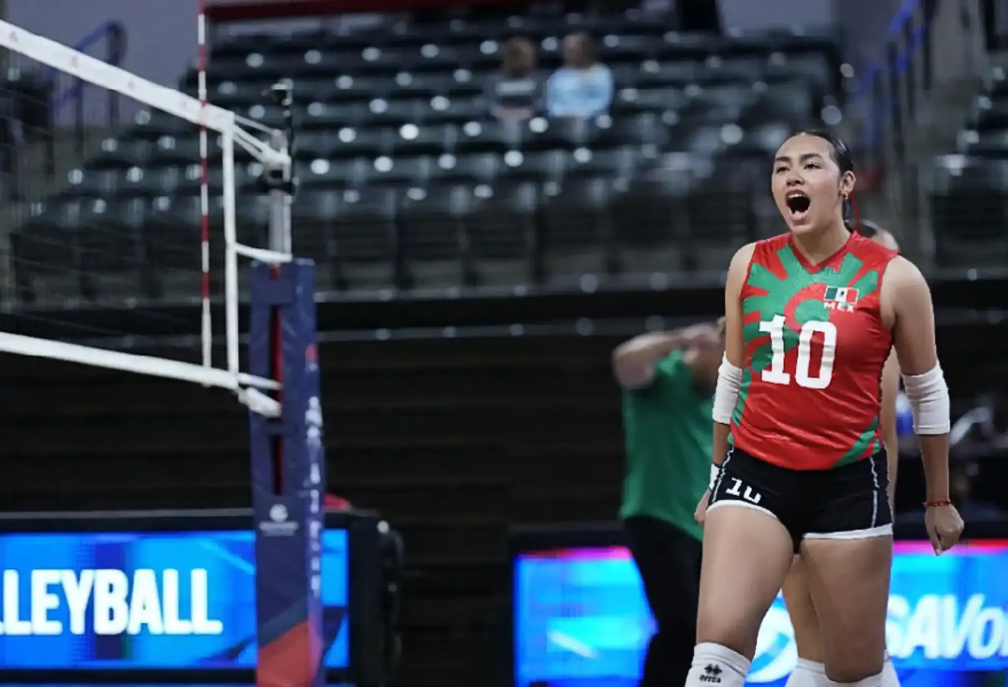 Ashly Morales festeja un punto con la Selección Mexicana durante el partido por la medalla de bronce.