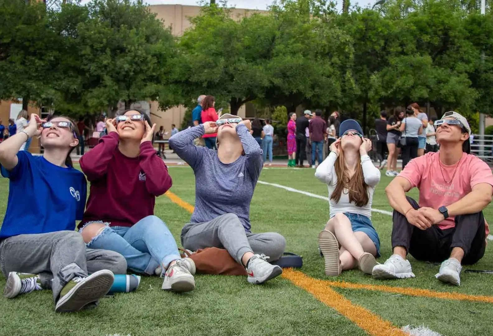 Eclipse solar total visto en campus Laguna y en campus del Tec de Monterrey, el 8 de abril del 2024