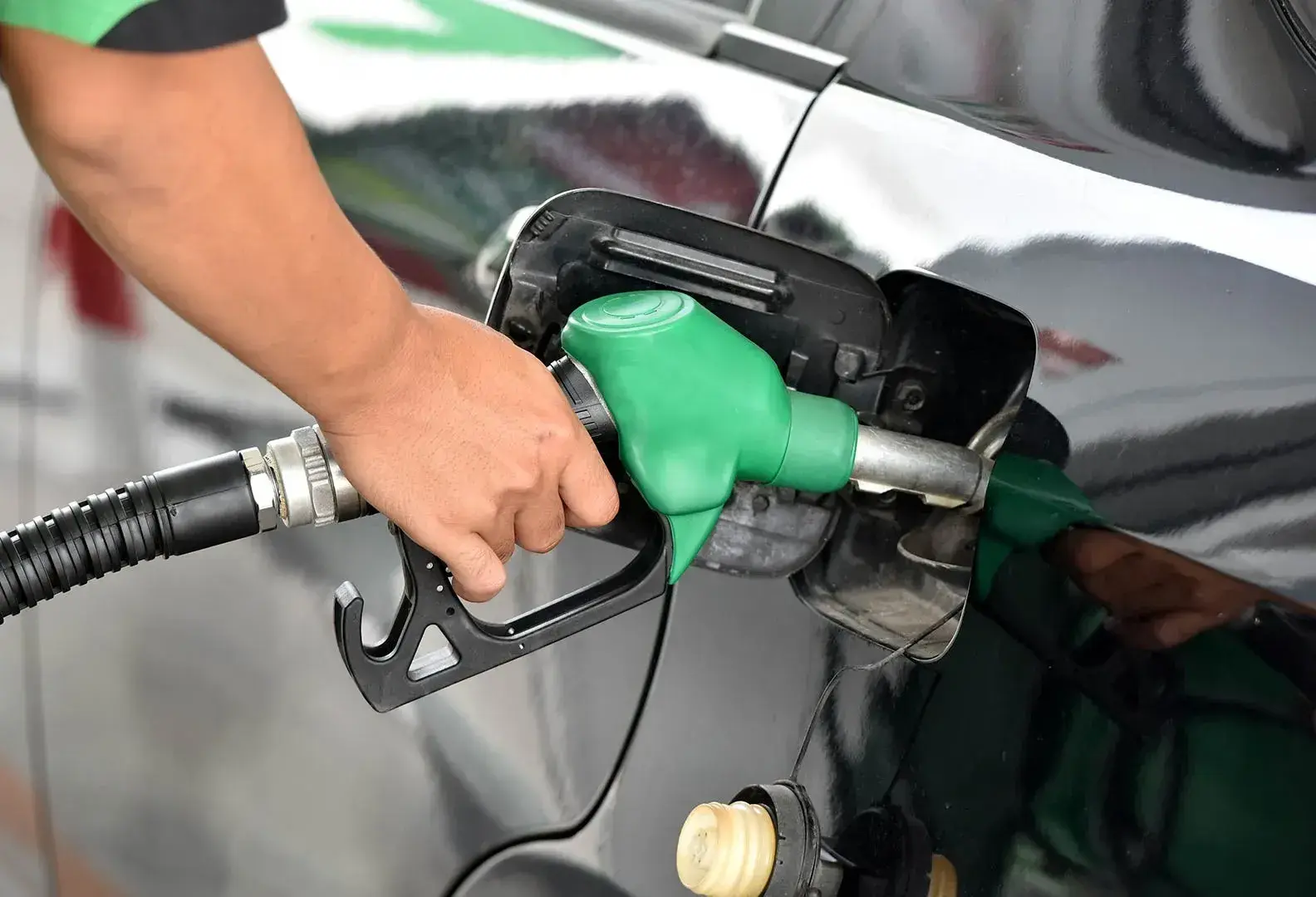 Asegurar abasto de gasolina y buscar alternativas son los retos