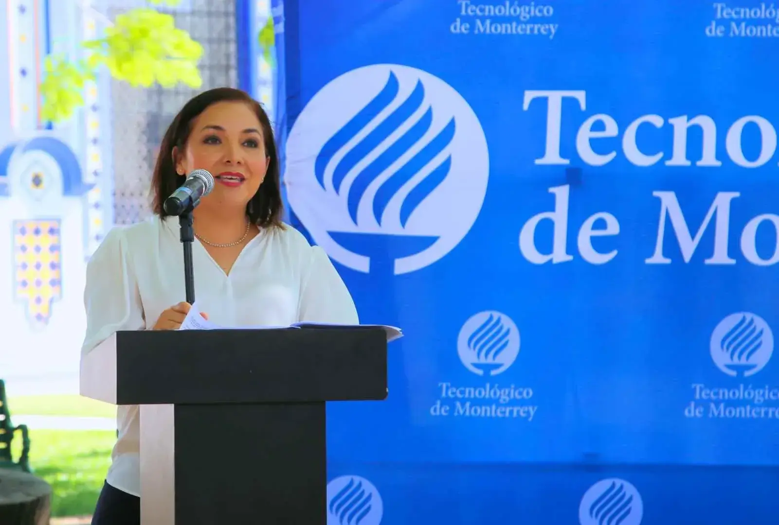 adriana morales profesora tec tampico en congreso internacional