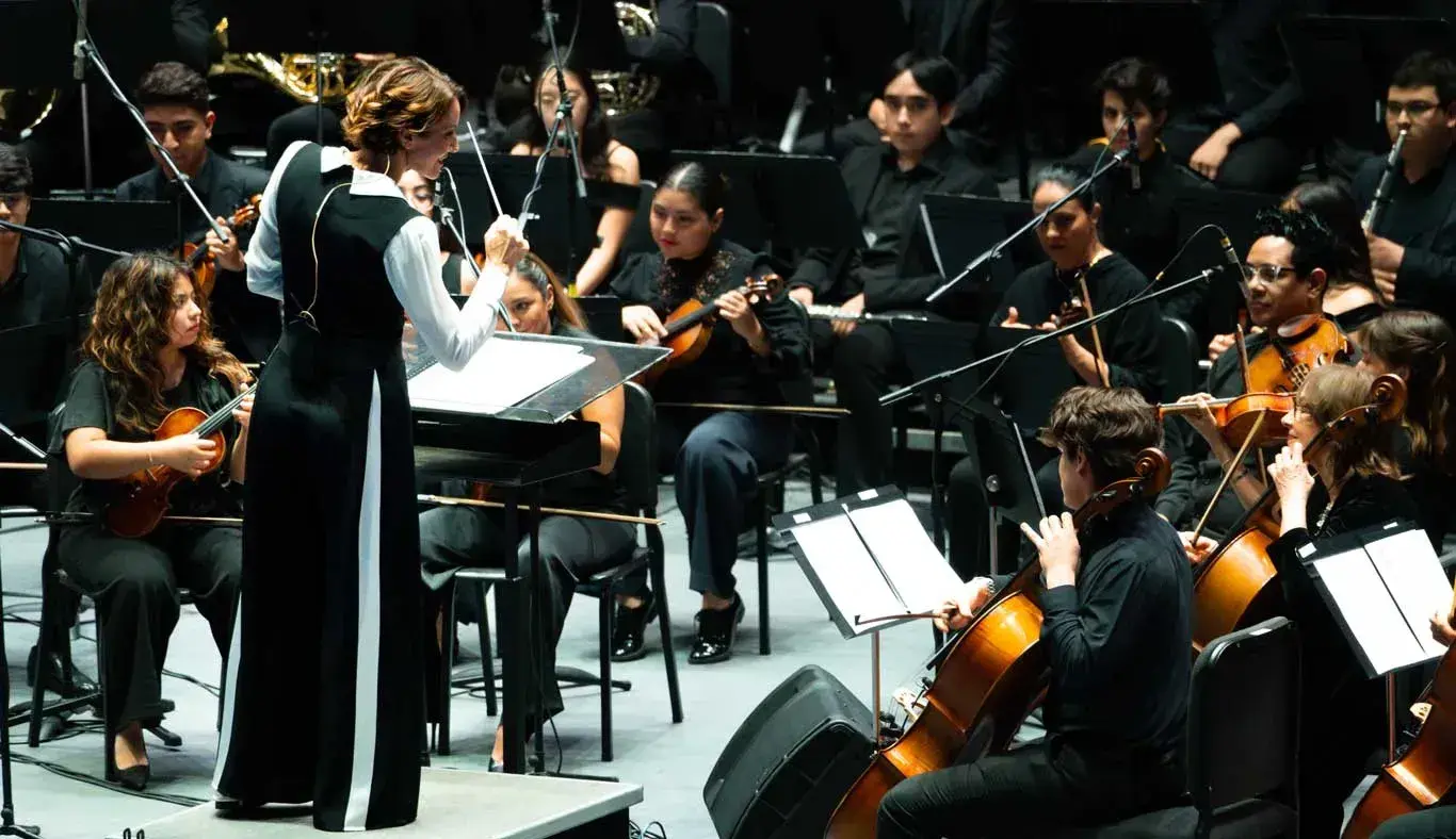 Alondra de la Parra dirigió la Orquesta Sinfónica del Tec. Alondra de la Parra, Tec de Monterrey.