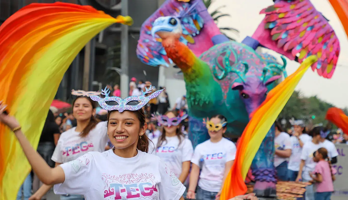 MiCEMtecuhtli, alebrije hecho por estudiantes del Tec campus Estado de México, es presentado en el Desfile y Concurso de Alebrijes Monumentales 2025.