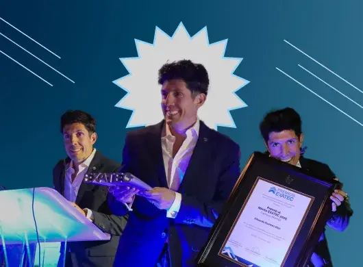 EXATEC recibe premio Mérito EXTAEC por su trayectoria social y empresarial
