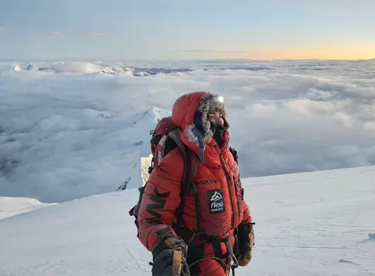 Viridiana practicando el alpinismo
