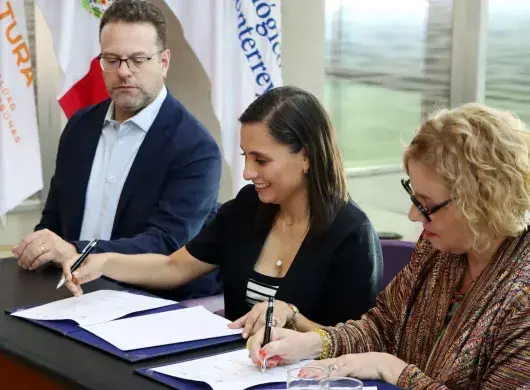 CONARTE y EAAD firma de convenio.