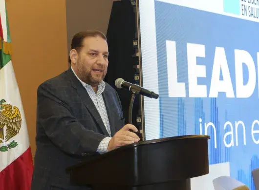 Jorge Valdez, académico y líder en el Tec de Monterrey, recibió la Orden Francisco Hernández al Mérito en Educación Médica.
