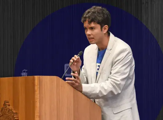 Cristopher dando su discurso al ganar en Chile
