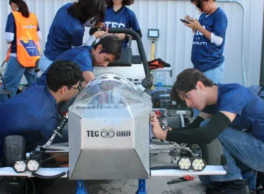El grupo estudiantil Electrum obtuvo el primer lugar en diseño y el tercer lugar nacional por su coche eléctrico en el campeonato Electratón 2025. 
