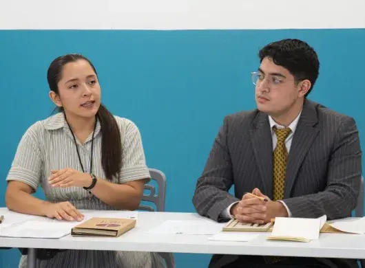 Estudiantes de Derecho del Tec durante un debate sobre derechos humanos en una competencia interamericana.