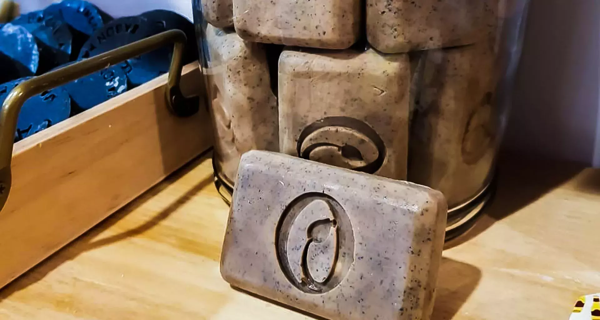 Mexicanos desarrollan un jabón ecológico para ayudar a los migrantes