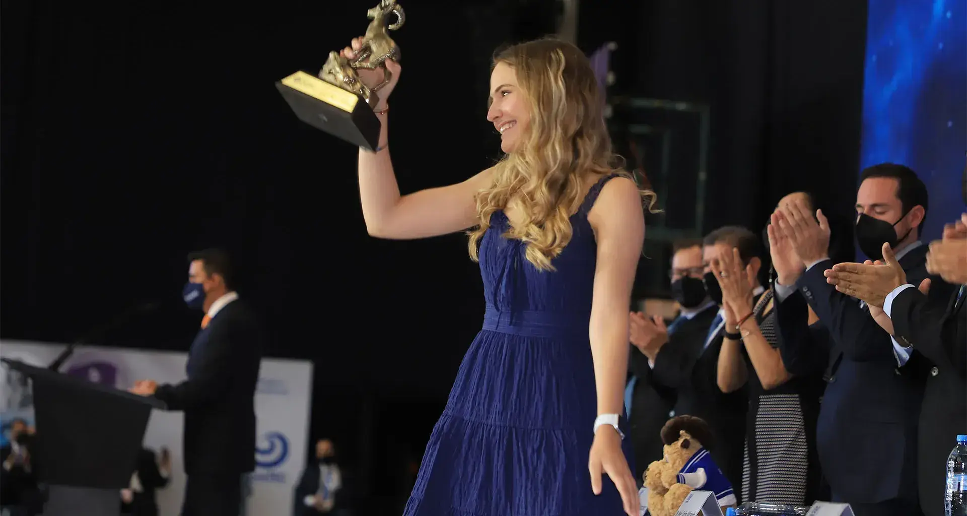 Reconocen a futuros graduados del Tec por su trayectoria y compromiso