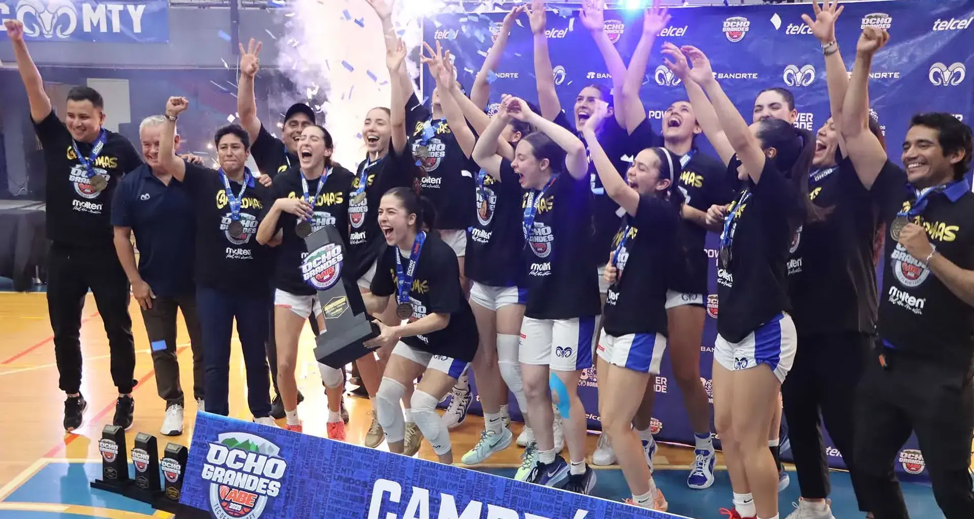 Borregos Mty ¡tricampeonas del basquetbol colegial!