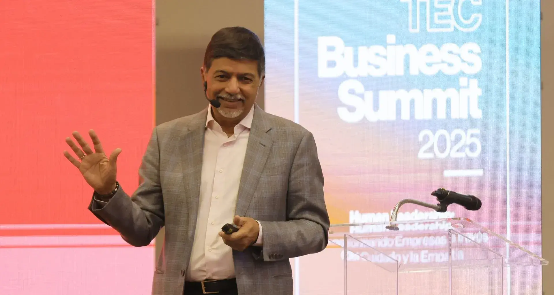 Tec Business Summit 2025 contó con panel magistral de Raj Sisodia