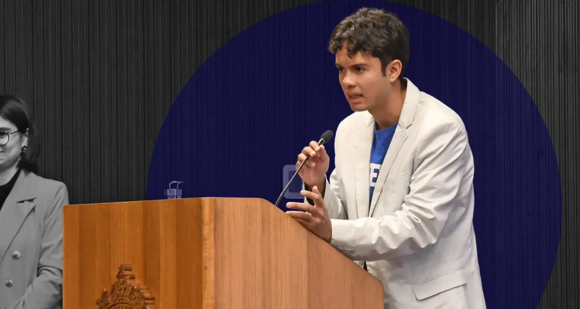 Cristopher dando su discurso al ganar en Chile