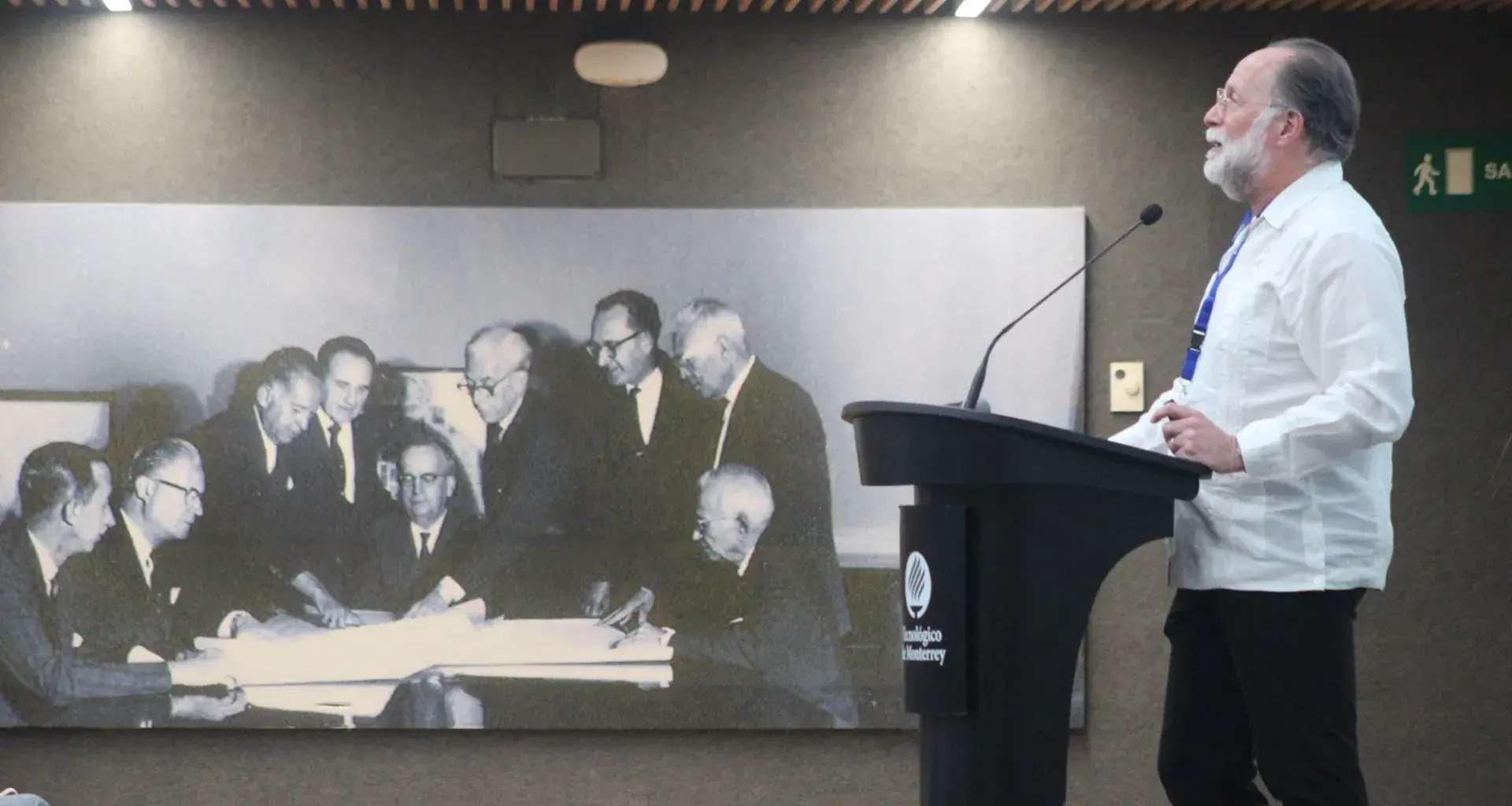  Ricardo Hausmann, director del Growth Lab de Harvard.