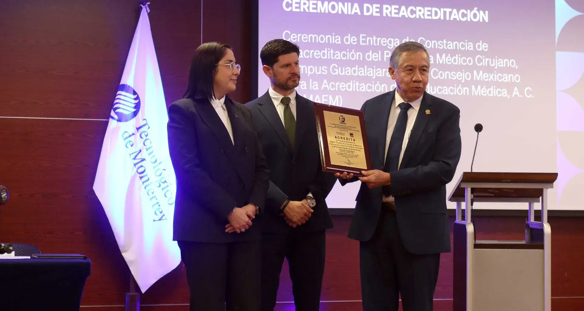 Acreditación de medicina por la COMAEM, en el Tec Guadalajara.