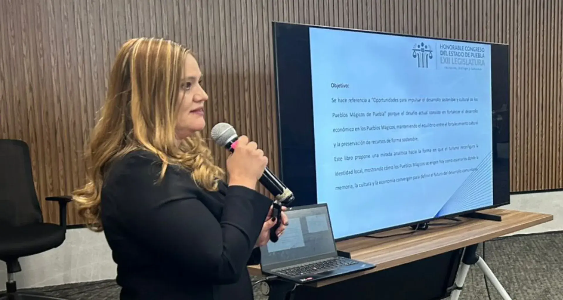 Helga Ochoa fue reconocida por su trayectoria en investigación de mercado y neurociencia aplicada al marketing.