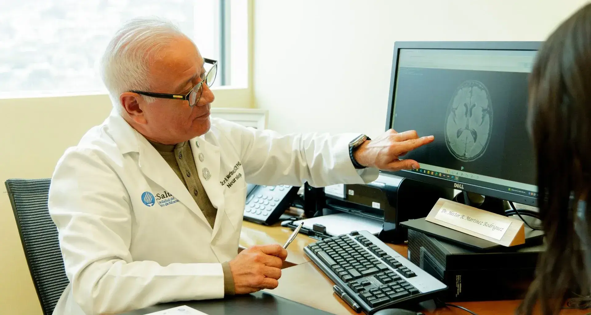 Héctor Ramón Martínez has shared his experience of stem cell transplantation for ALS patients, a procedure that has improved quality of life and slowed the progression of the disease.