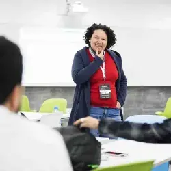 La Dra. Nohemí Lugo presenta una investigación sobre el uso de los medios digitales para el aprendizaje de niños preverbales con autismo.