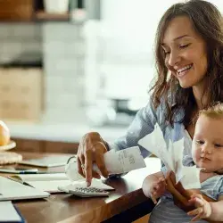 Dialogan sobre la economía de los cuidados