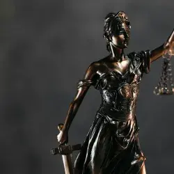 Profesor Tec publica libro sobre el razonamiento jurídico y la IA