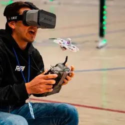Estudiante vive con intensidad competencia de drones en el Tec de Monterrey campus Laguna