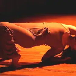 Profesora de danza del Tec campus Ciudad Juárez muestra pasos de baile aprendidos a lo largo de su carrera