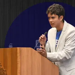 Cristopher dando su discurso al ganar en Chile